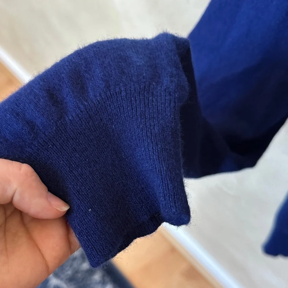 Polo Ralph Lauren elegant neck